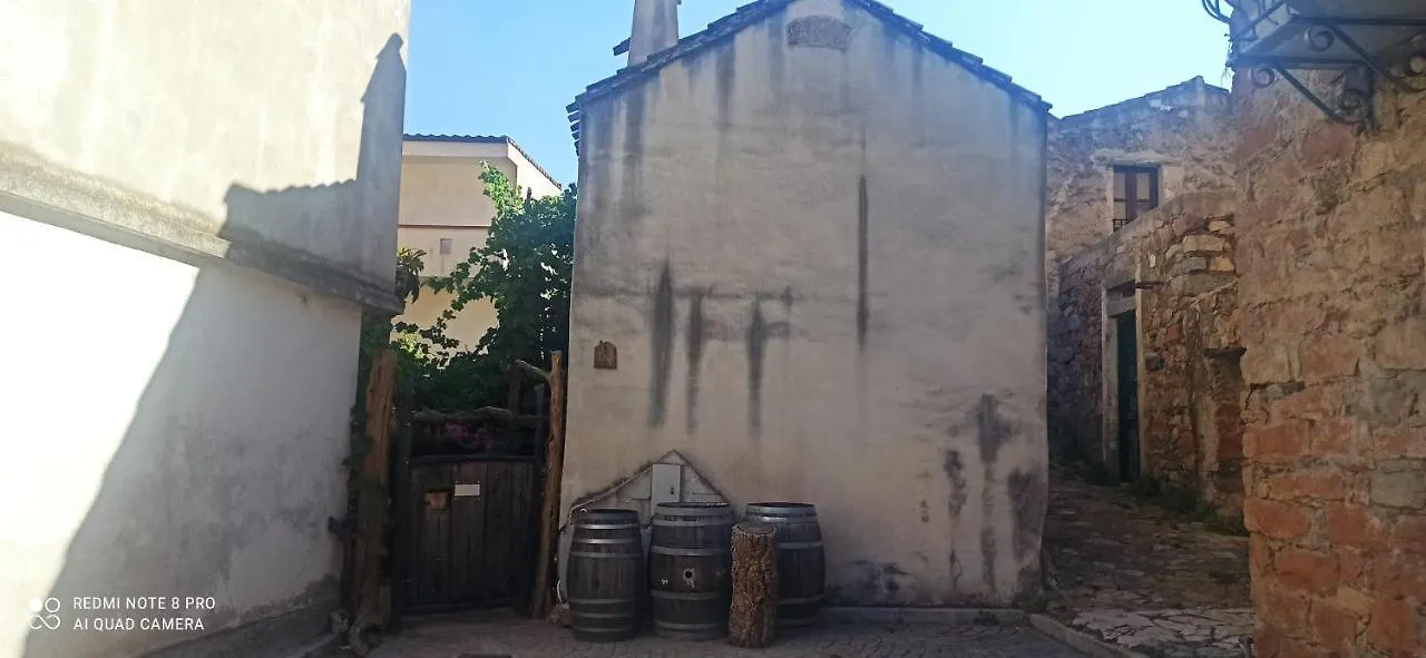 Villa Sa domu 'eccia Urzulei 0*,  Italia