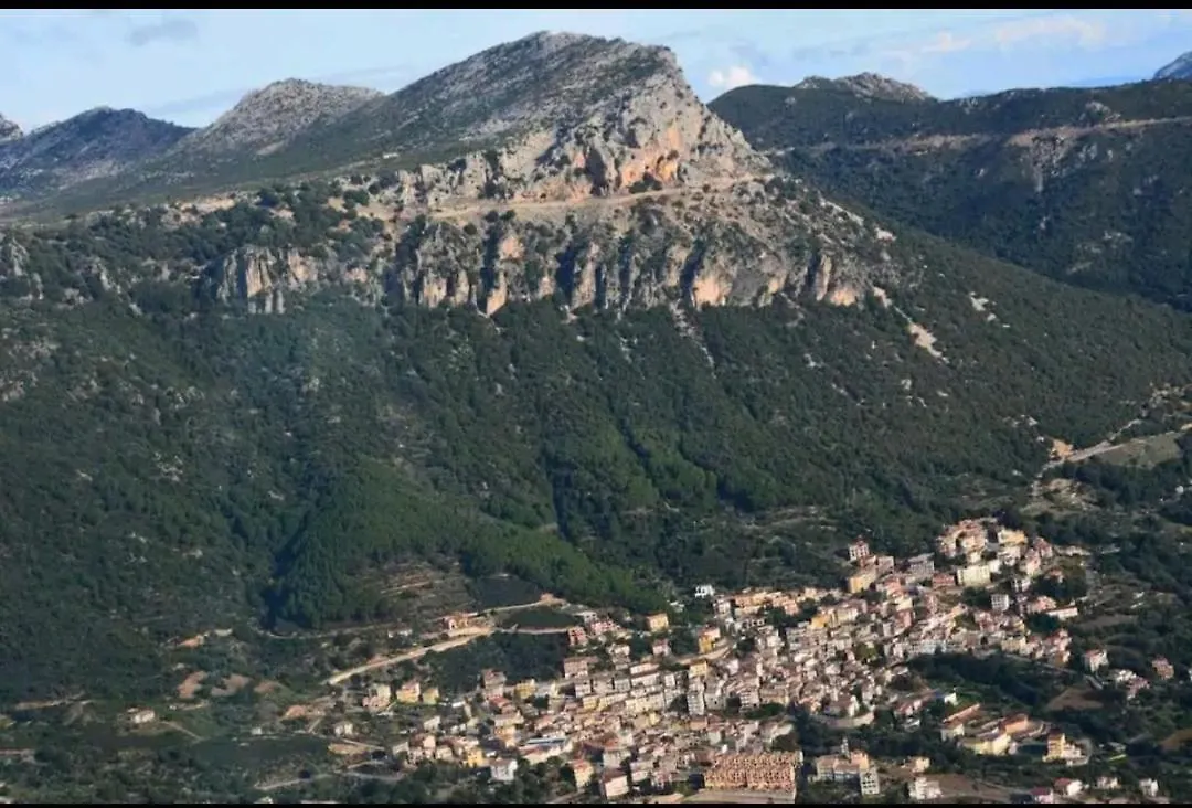 Villa Sa domu 'eccia Urzulei 0*,